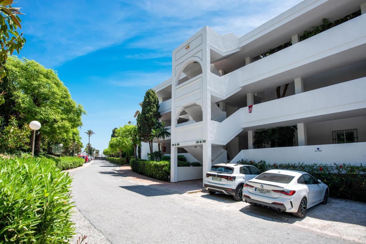 Frontline Beach Apartment Miraflores Sitio de Calahonda Екстериор снимка