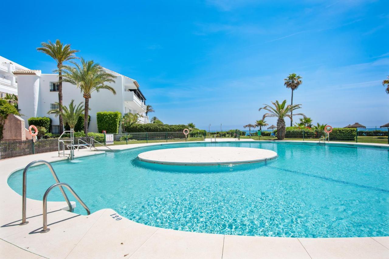 Frontline Beach Apartment Miraflores Sitio de Calahonda Екстериор снимка