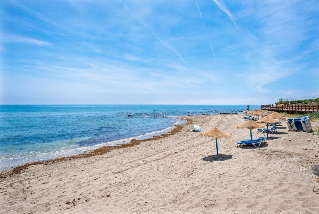 Frontline Beach Apartment Miraflores Sitio de Calahonda Екстериор снимка